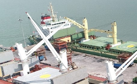 Sinarmas Sekuritas: AKR Corporindo's Economic Activities Will Return to Normal