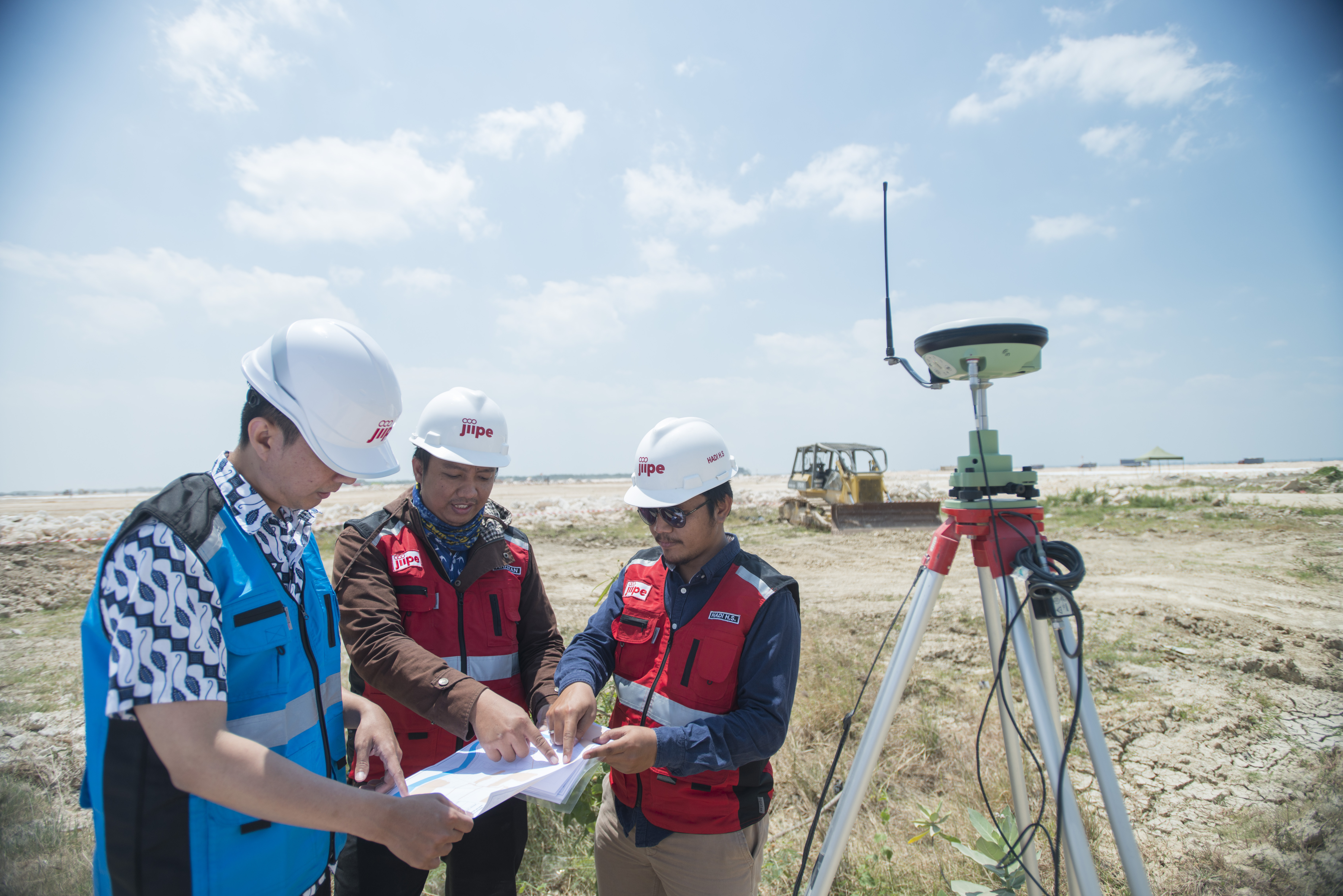 East Java Industrial Estate JIIPE Has Operated, Businessmen Ask For Development of Other Priority Industrial Estates Accelerated